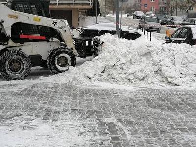 Pojazd do zgarniania śniegu